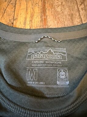 Patagonia Men’s Medium Midweight Capilene Base Layer – Green – Like New